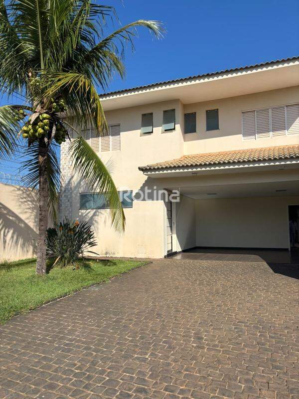 Casa Condomínio Fechado para alugar, 3 quartos em Uberlândia no bairro Alto Umuarama no valor de R$ 4.900,00 - Rotina Imobiliária: 
