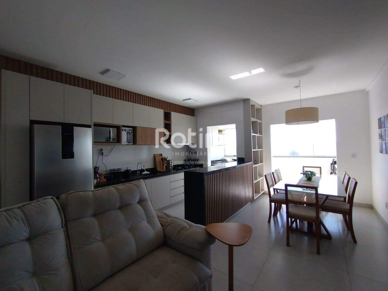 Apartamento para alugar, 2 quartos em Uberlândia no bairro Tubalina no valor de R$ 3.200,00 - Rotina Imobiliária: 