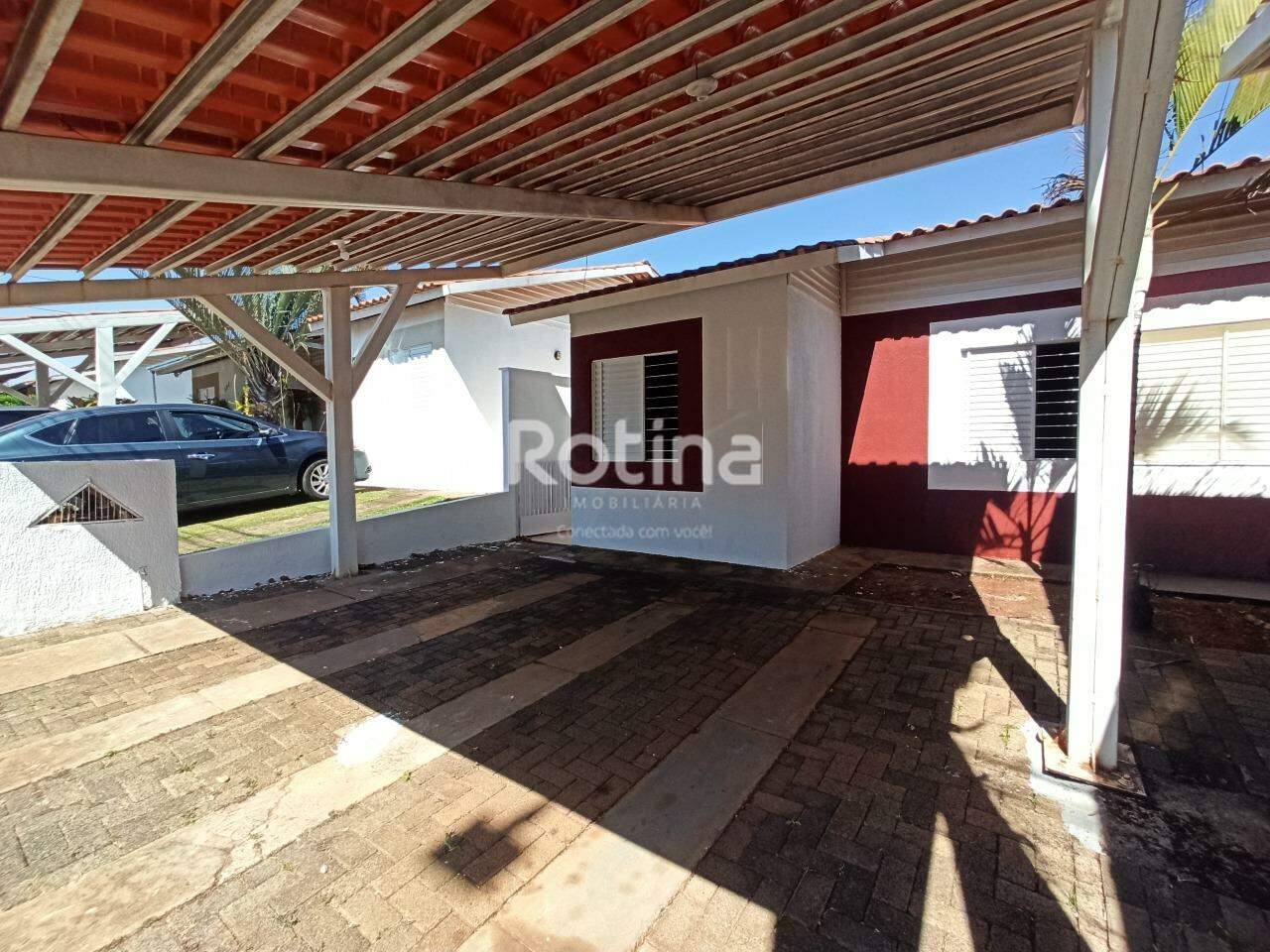 Casa Condomínio Fechado para alugar, 2 quartos em Uberlândia no bairro Aclimação no valor de R$ 2.200,00 - Rotina Imobiliária: 