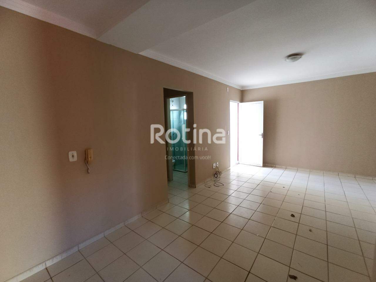 Casa Condomínio Fechado para alugar, 2 quartos em Uberlândia no bairro Aclimação no valor de R$ 2.200,00 - Rotina Imobiliária: 