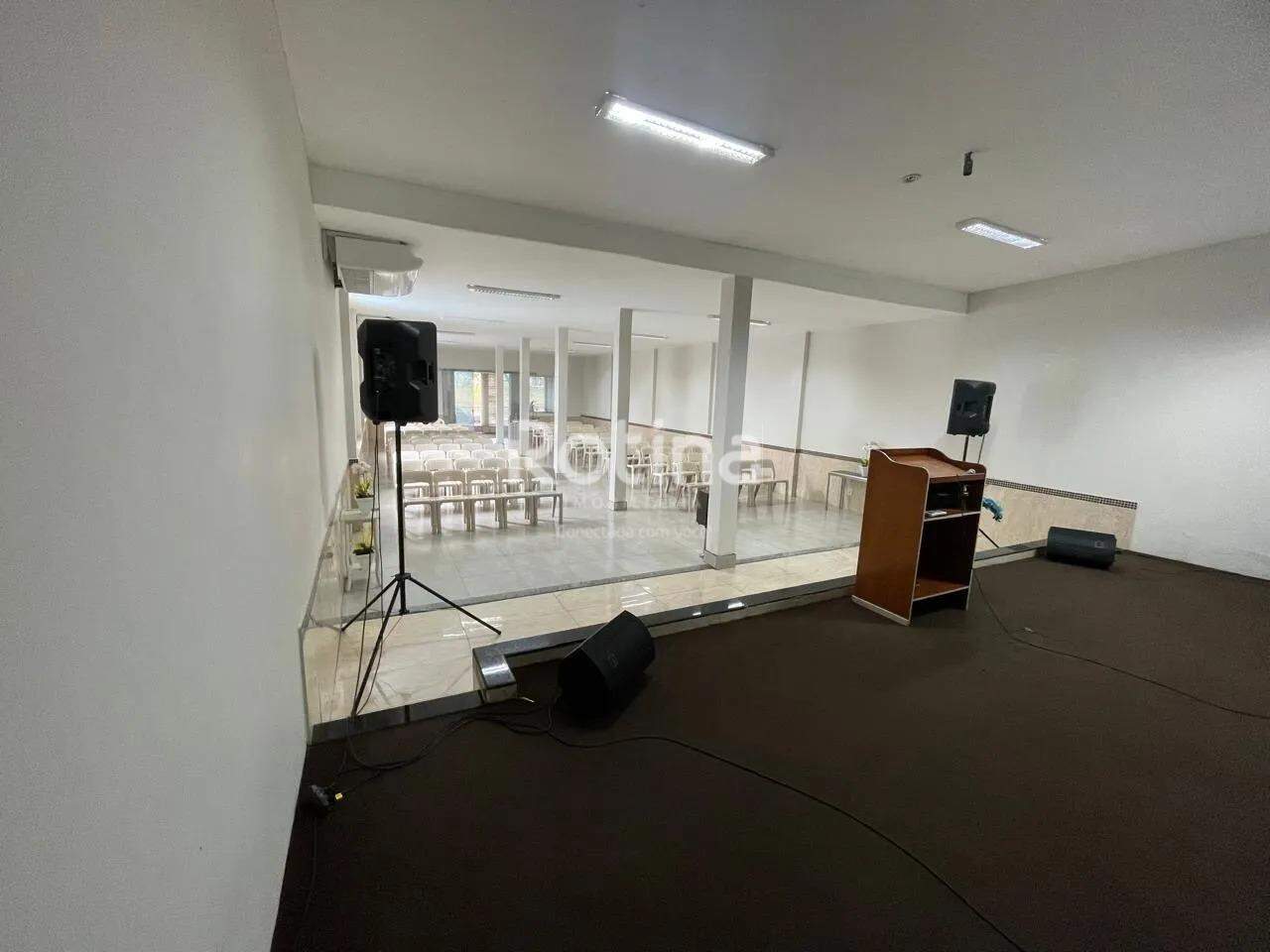 Comercial para alugar, em Uberlândia no bairro São Jorge no valor de R$ 4.000,00 - Rotina Imobiliária: 