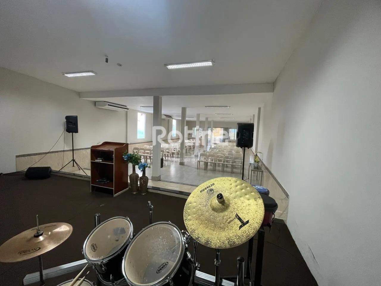 Comercial para alugar, em Uberlândia no bairro São Jorge no valor de R$ 4.000,00 - Rotina Imobiliária: 