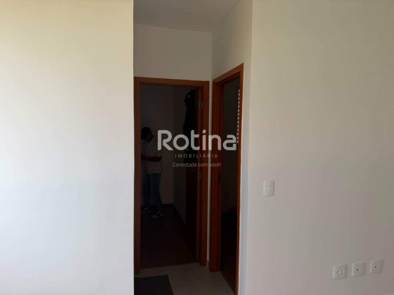 Apartamento para alugar, 2 quartos em Uberlândia no bairro Shopping Park no valor de R$ 1.000,00 - Rotina Imobiliária: 