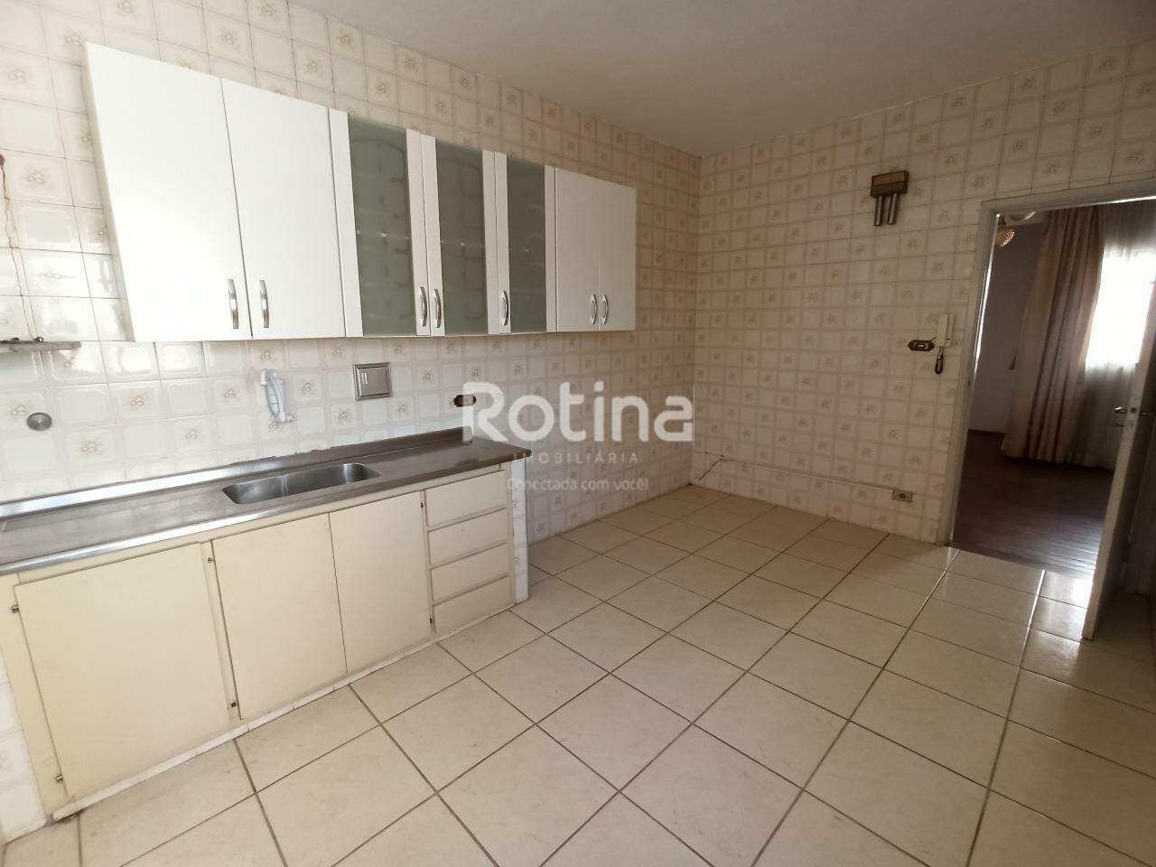 Apartamento para alugar, 3 quartos em Uberlândia no bairro Centro no valor de R$ 2.000,00 - Rotina Imobiliária: 
