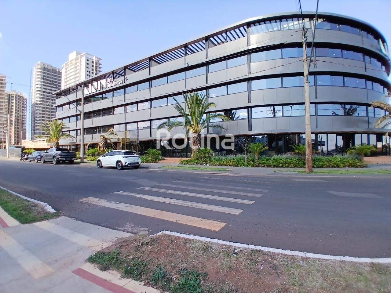 Comercial para alugar, em Uberlândia no bairro Parque Una no valor de R$ 29.062,50 - Rotina Imobiliária: 