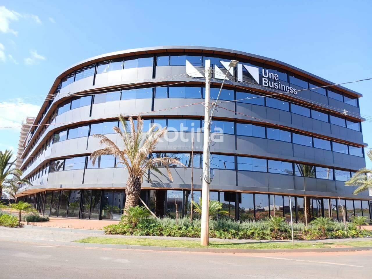 Comercial para alugar, em Uberlândia no bairro Parque Una no valor de R$ 17.220,00 - Rotina Imobiliária: 