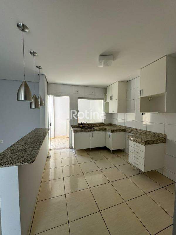 Casa Condomínio Fechado à venda, 2 quartos em Uberlândia no bairro Vigilato Pereira no valor de R$ 320.000,00 - Rotina Imobiliária: 