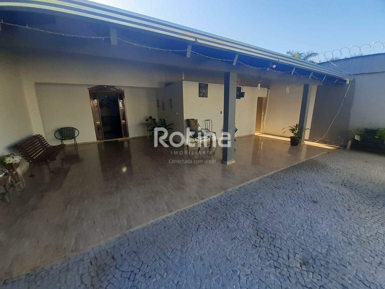 Casa à venda, 3 quartos em Uberlândia no bairro Jardim Karaíba no valor de R$ 800.000,00 - Rotina Imobiliária: 