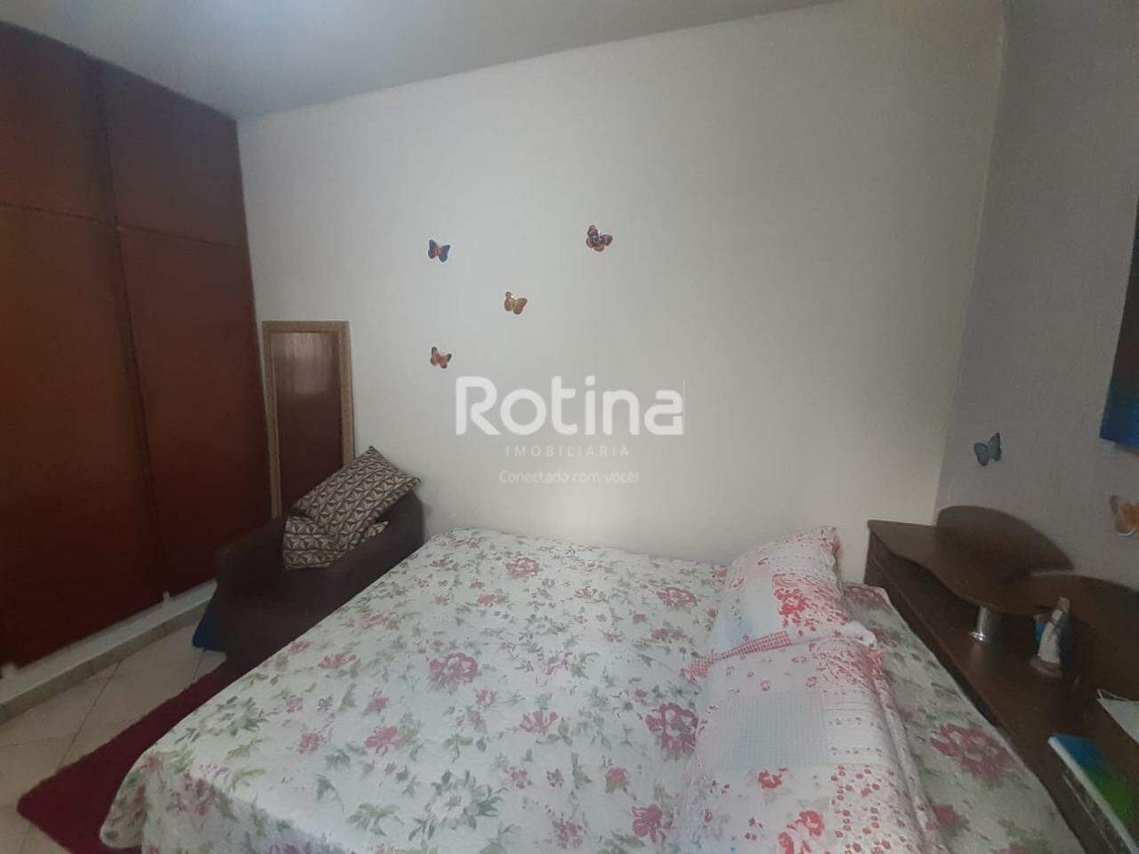 Casa à venda, 3 quartos em Uberlândia no bairro Jardim Karaíba no valor de R$ 800.000,00 - Rotina Imobiliária: 