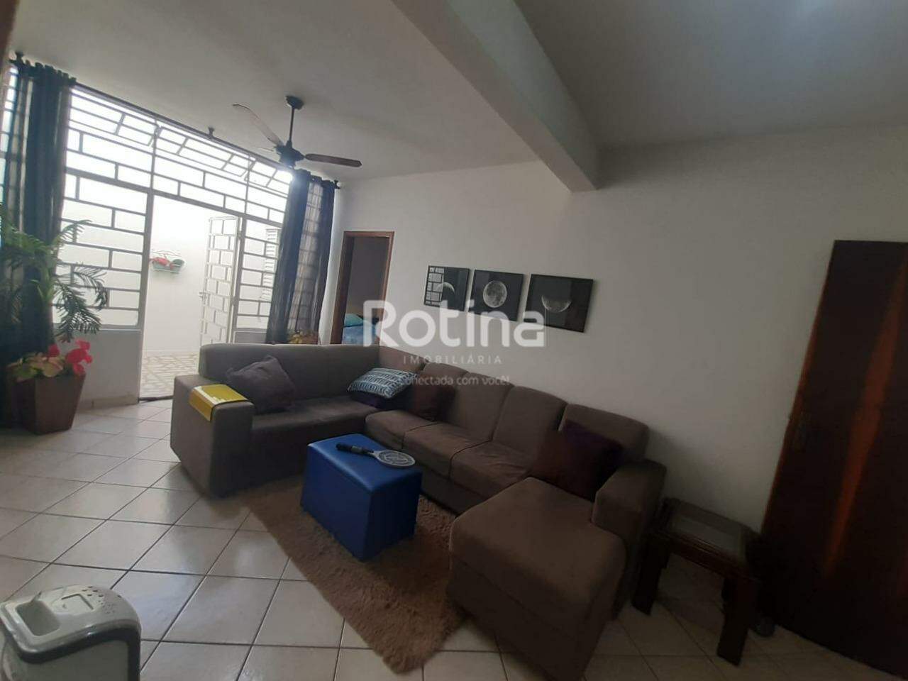 Casa à venda, 3 quartos em Uberlândia no bairro Jardim Karaíba no valor de R$ 800.000,00 - Rotina Imobiliária: 