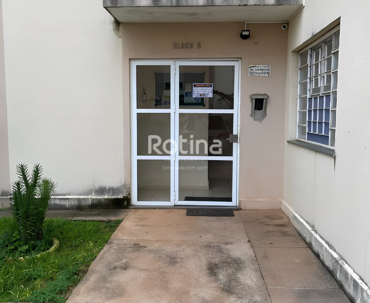 Apartamento à venda, 2 quartos em Uberlândia no bairro Minas Gerais no valor de R$ 180.000,00 - Rotina Imobiliária: 