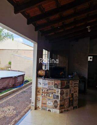 Casa para alugar, 3 quartos em Uberlândia no bairro Segismundo Pereira no valor de R$ 5.000,00 - Rotina Imobiliária: 