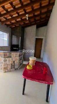 Casa para alugar, 3 quartos em Uberlândia no bairro Segismundo Pereira no valor de R$ 5.000,00 - Rotina Imobiliária: 