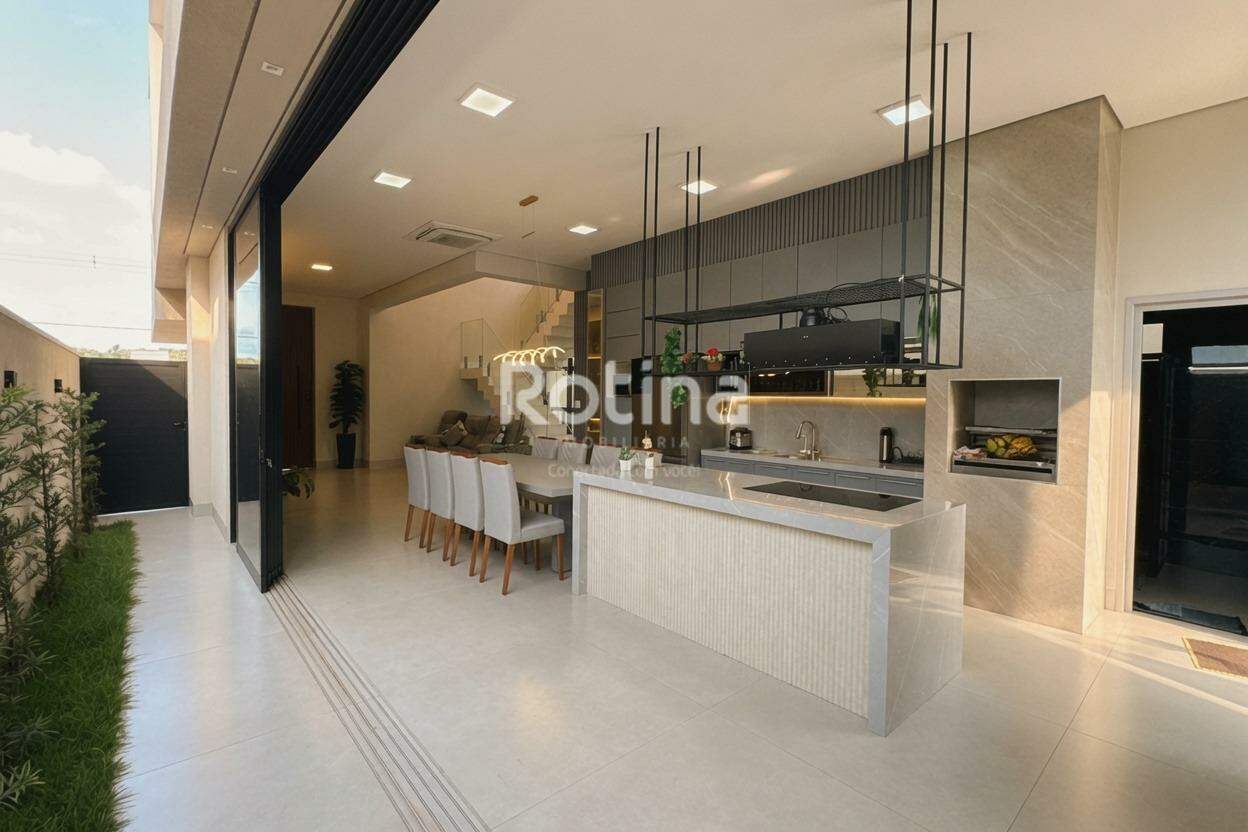 Casa Condomínio Fechado à venda, 3 quartos em Uberlândia no bairro Granja Marileusa no valor de R$ 2.250.000,00 - Rotina Imobiliária: 