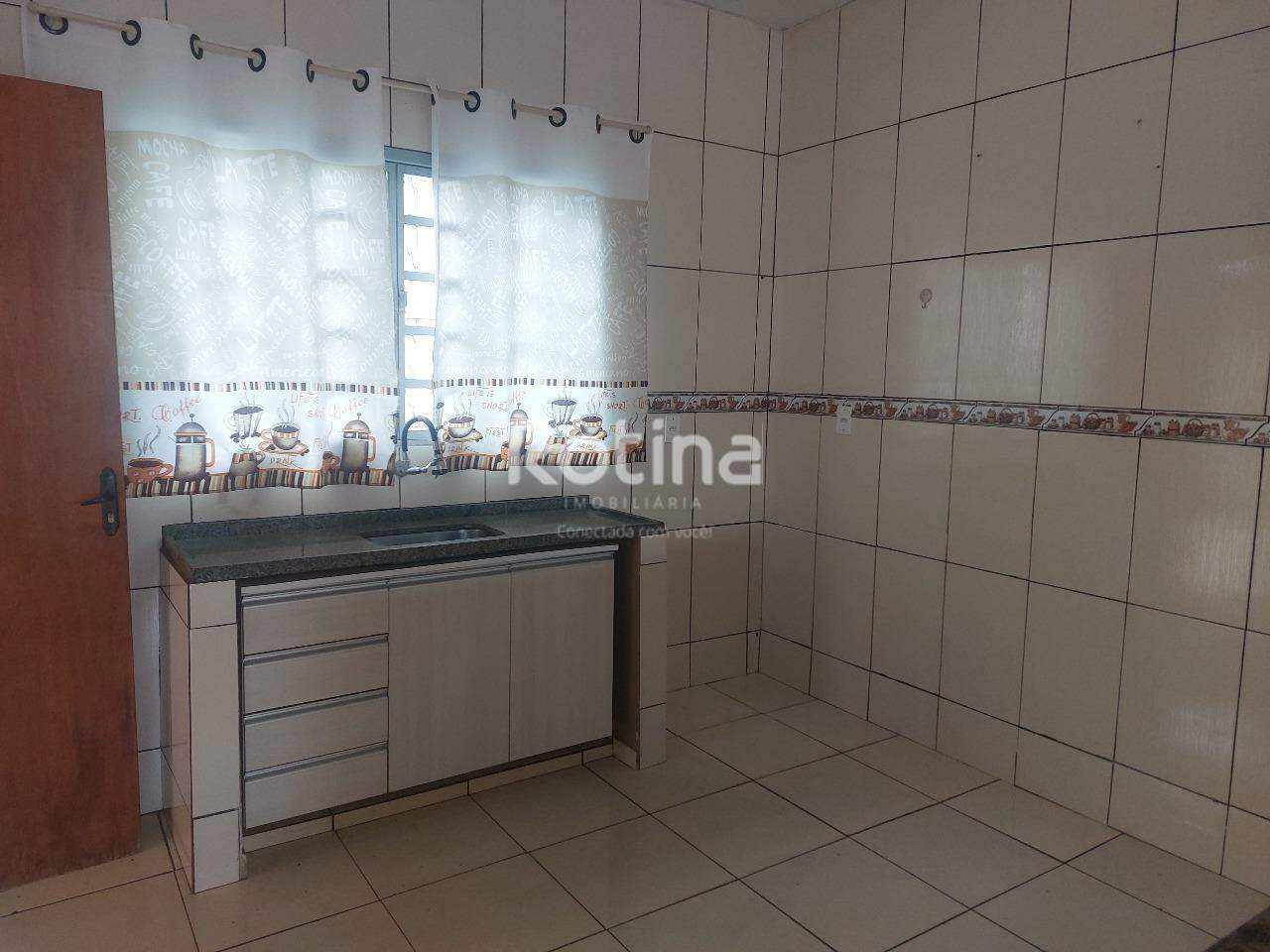 Casa para alugar, em Uberlândia no bairro Jardim das Palmeiras no valor de R$ 2.000,00 - Rotina Imobiliária: 