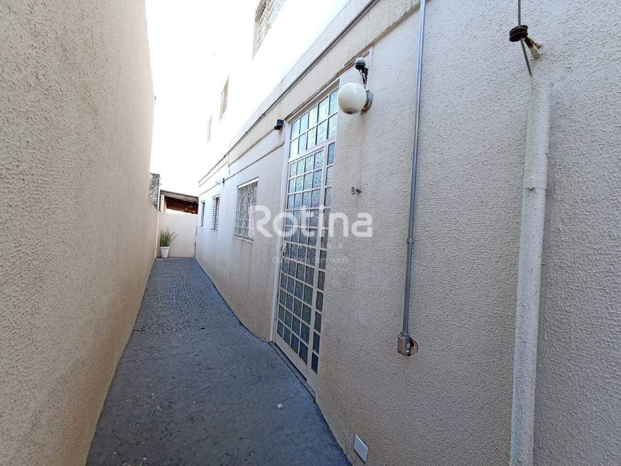Apartamento à venda, 3 quartos em Uberlândia no bairro Santa Mônica no valor de R$ 380.000,00 - Rotina Imobiliária: 