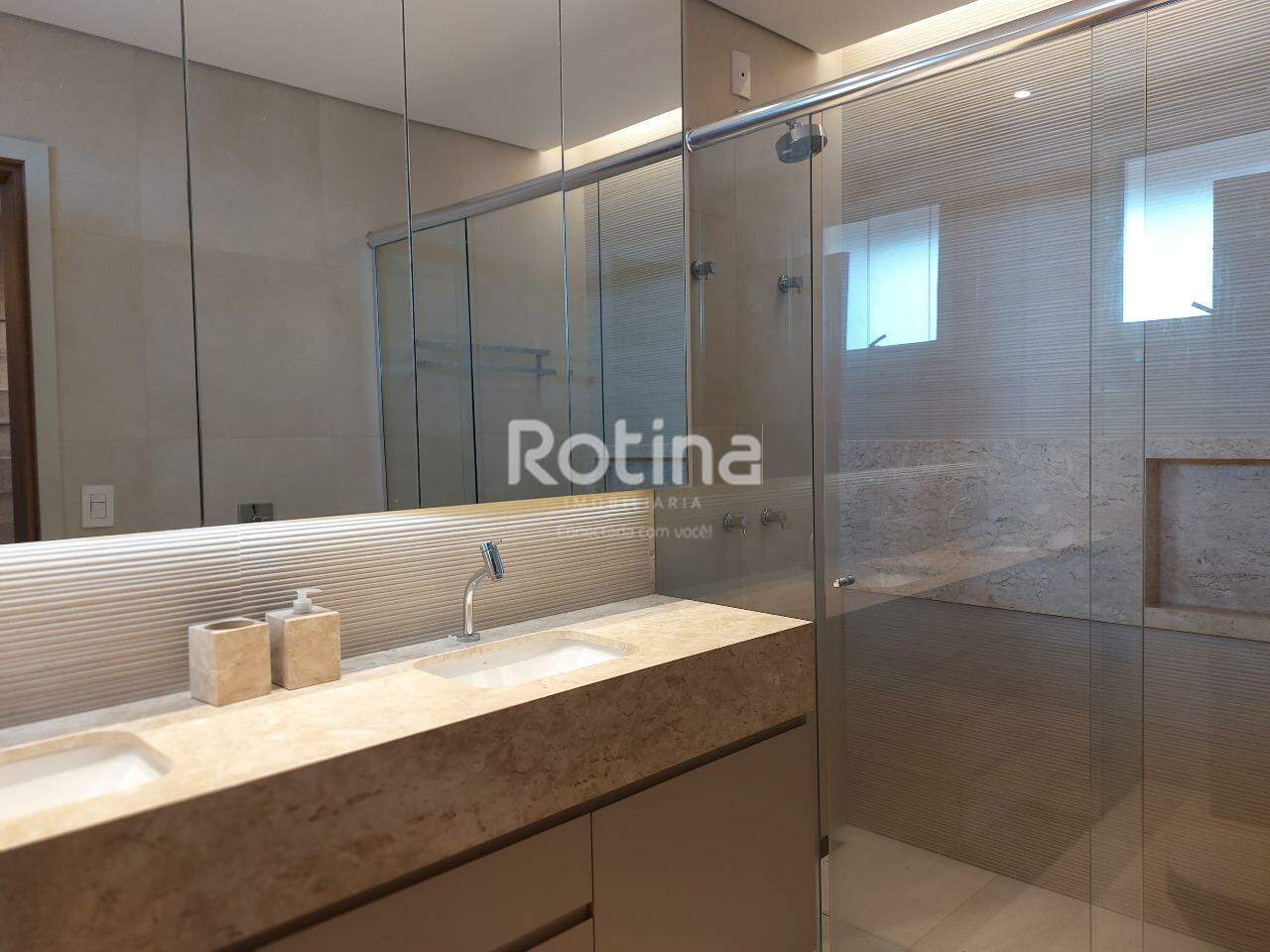 Apartamento para alugar, 3 quartos em Uberlândia no bairro Morada da Colina no valor de R$ 12.000,00 - Rotina Imobiliária: 