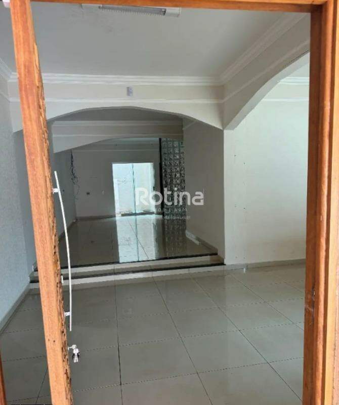 Casa à venda, 3 quartos em Uberlândia no bairro Tibery no valor de R$ 670.000,00 - Rotina Imobiliária: 