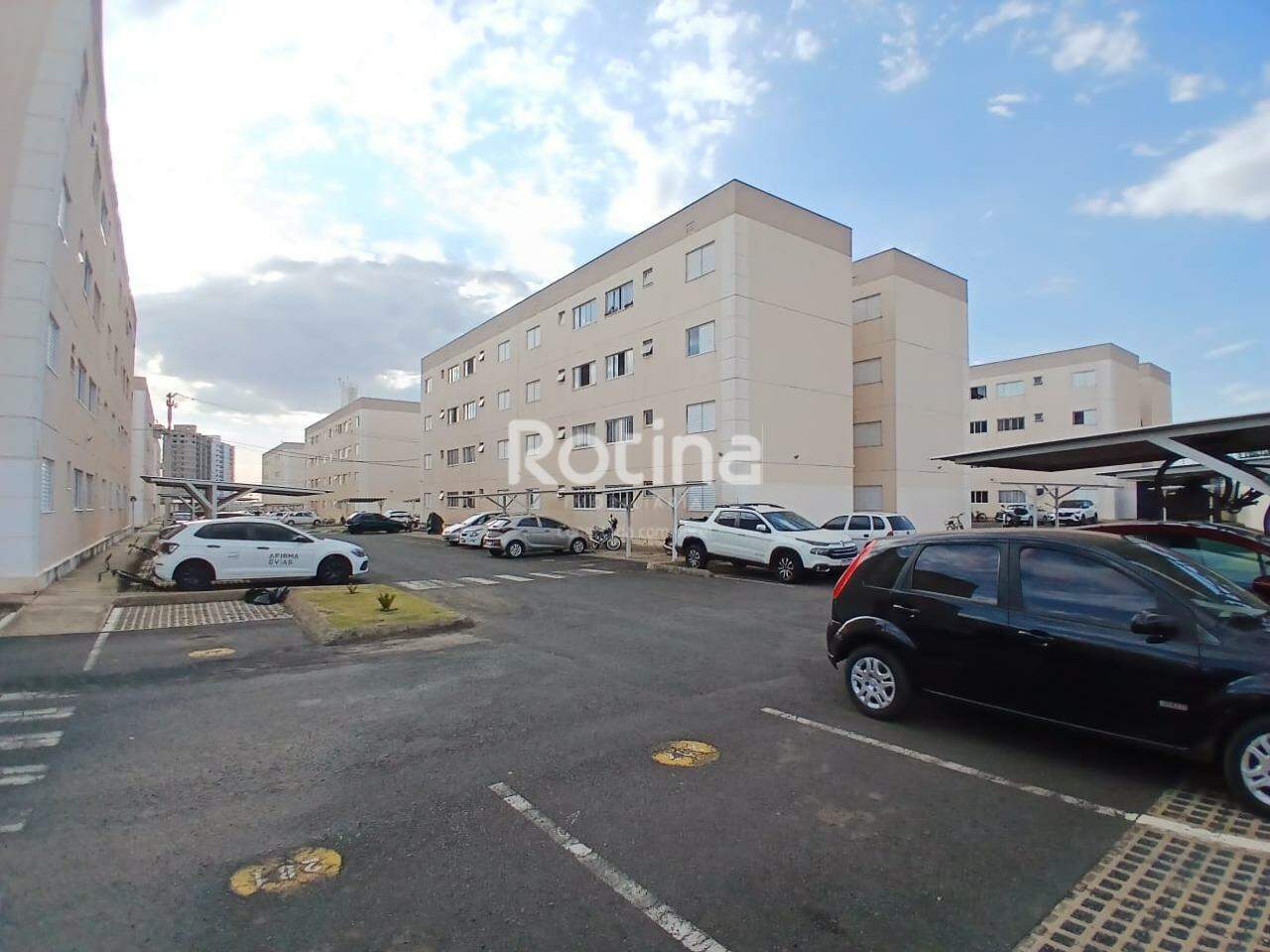 Apartamento para alugar, 2 quartos em Uberlândia no bairro Grand Ville no valor de R$ 1.210,00 - Rotina Imobiliária: 