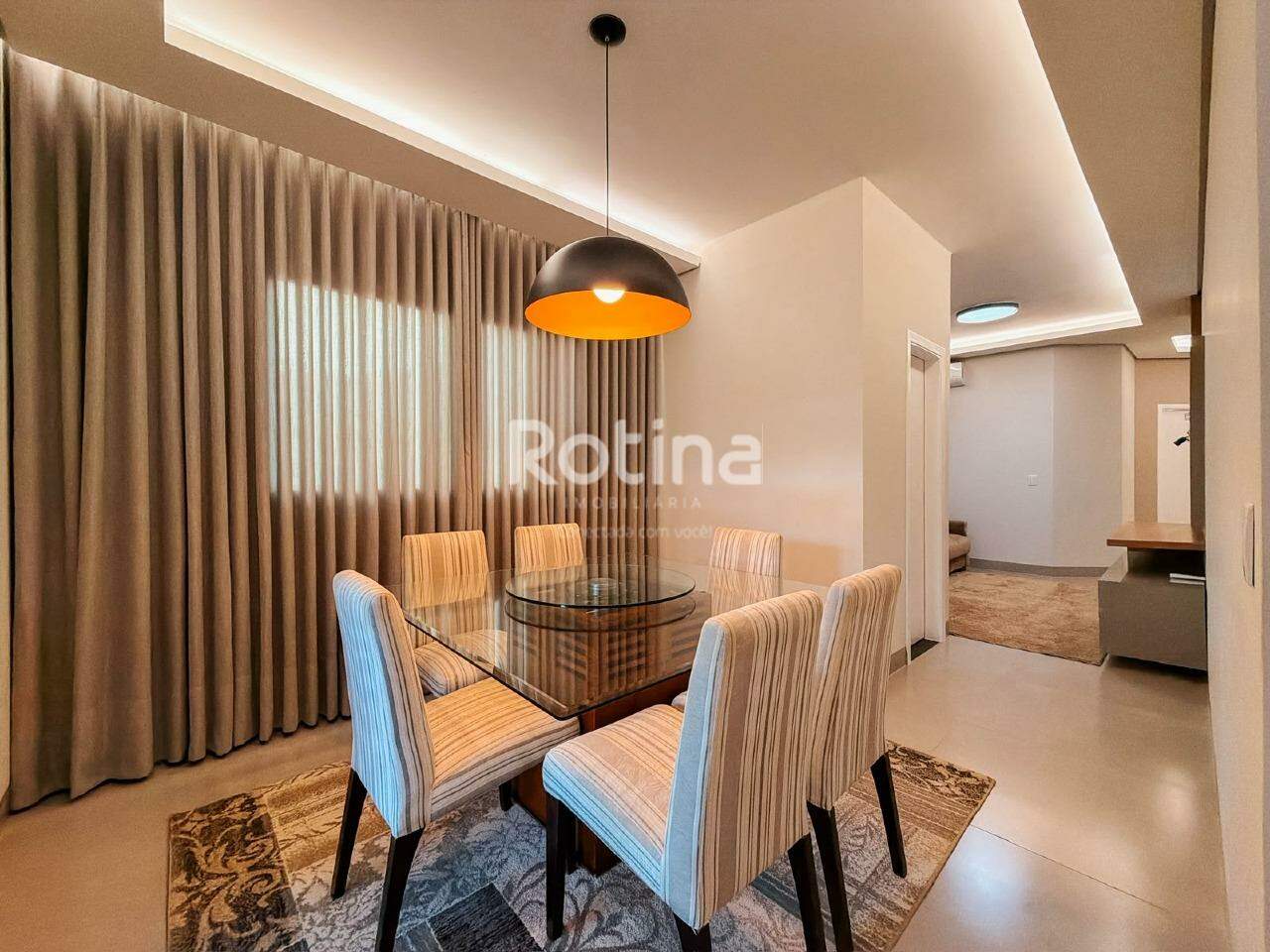 Casa Condomínio Fechado à venda, 3 quartos em Uberlândia no bairro Jardim Inconfidência no valor de R$ 1.650.000,00 - Rotina Imobiliária: 