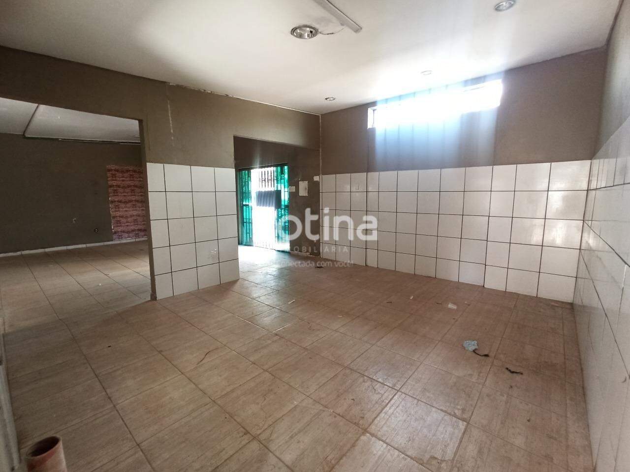 Comercial para alugar, em Uberlândia no bairro Copacabana no valor de R$ 8.500,00 - Rotina Imobiliária: 