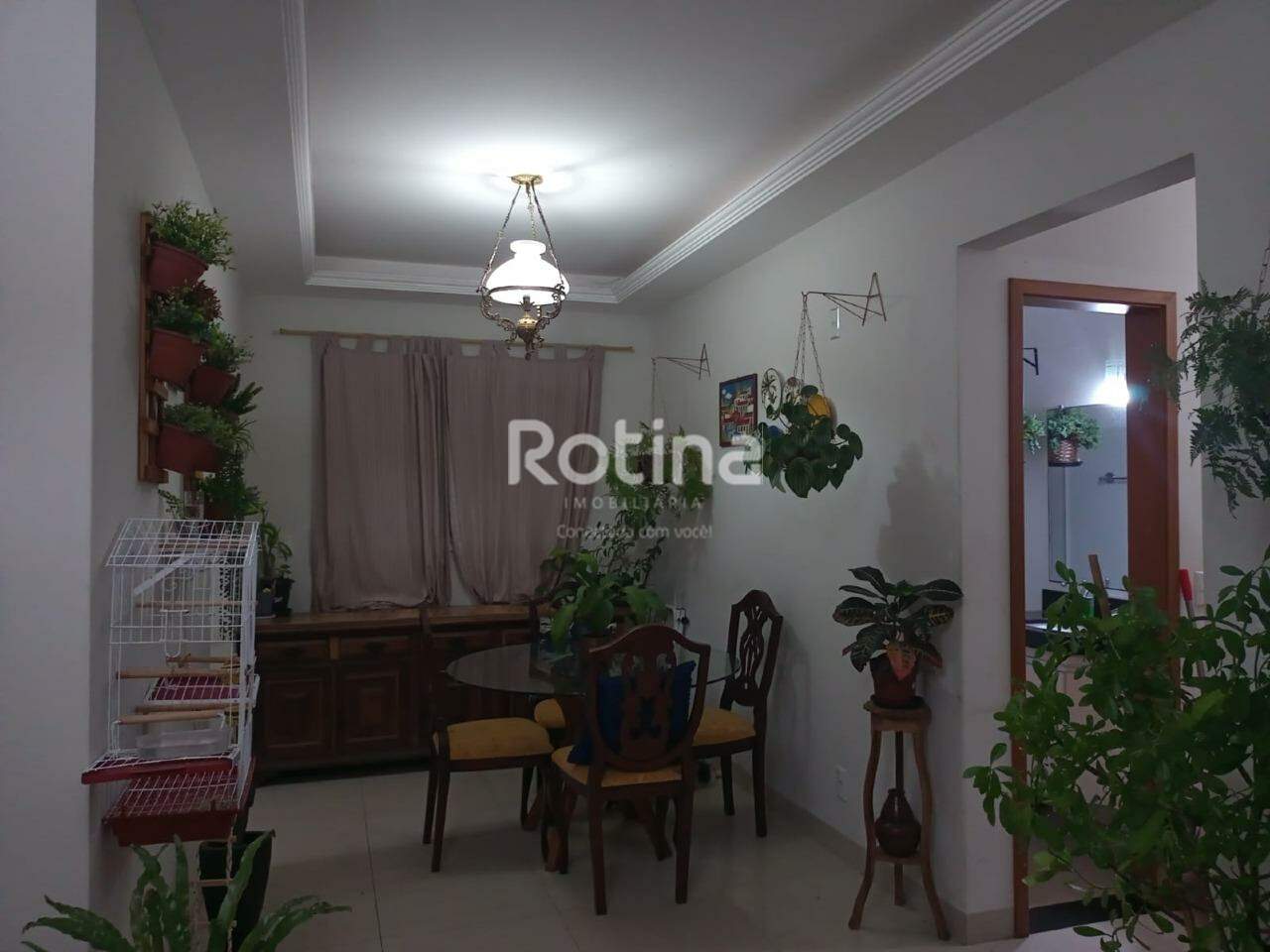 Apartamento à venda, 3 quartos em Uberlândia no bairro Santa Mônica no valor de R$ 460.000,00 - Rotina Imobiliária: 