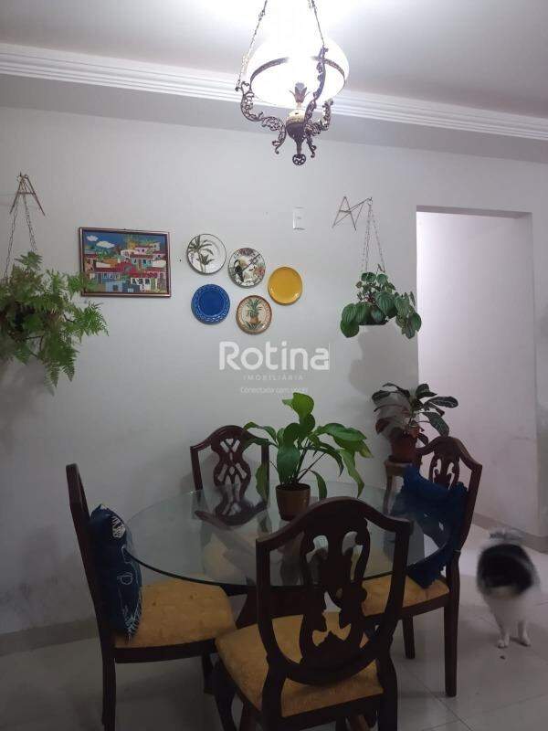 Apartamento à venda, 3 quartos em Uberlândia no bairro Santa Mônica no valor de R$ 460.000,00 - Rotina Imobiliária: 