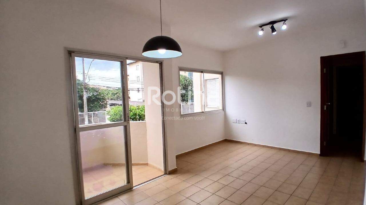 Apartamento à venda, 3 quartos em Uberlândia no bairro Umuarama no valor de R$ 320.000,00 - Rotina Imobiliária: 