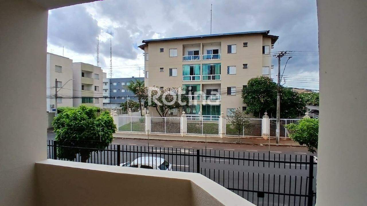 Apartamento à venda, 3 quartos em Uberlândia no bairro Umuarama no valor de R$ 320.000,00 - Rotina Imobiliária: 