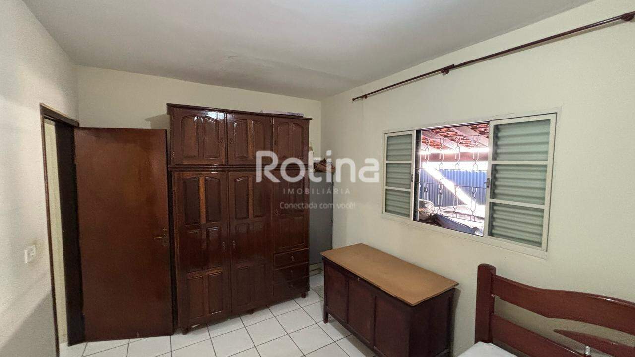 Casa à venda, 4 quartos em Uberlândia no bairro Segismundo Pereira no valor de R$ 800.000,00 - Rotina Imobiliária: Quarto 1