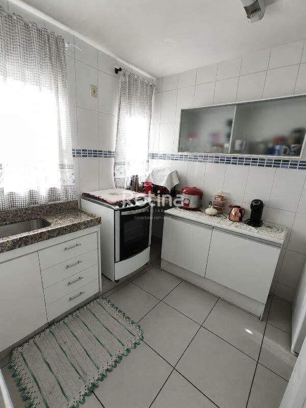 Apartamento à venda, 2 quartos em Uberlândia no bairro Umuarama no valor de R$ 270.000,00 - Rotina Imobiliária: 