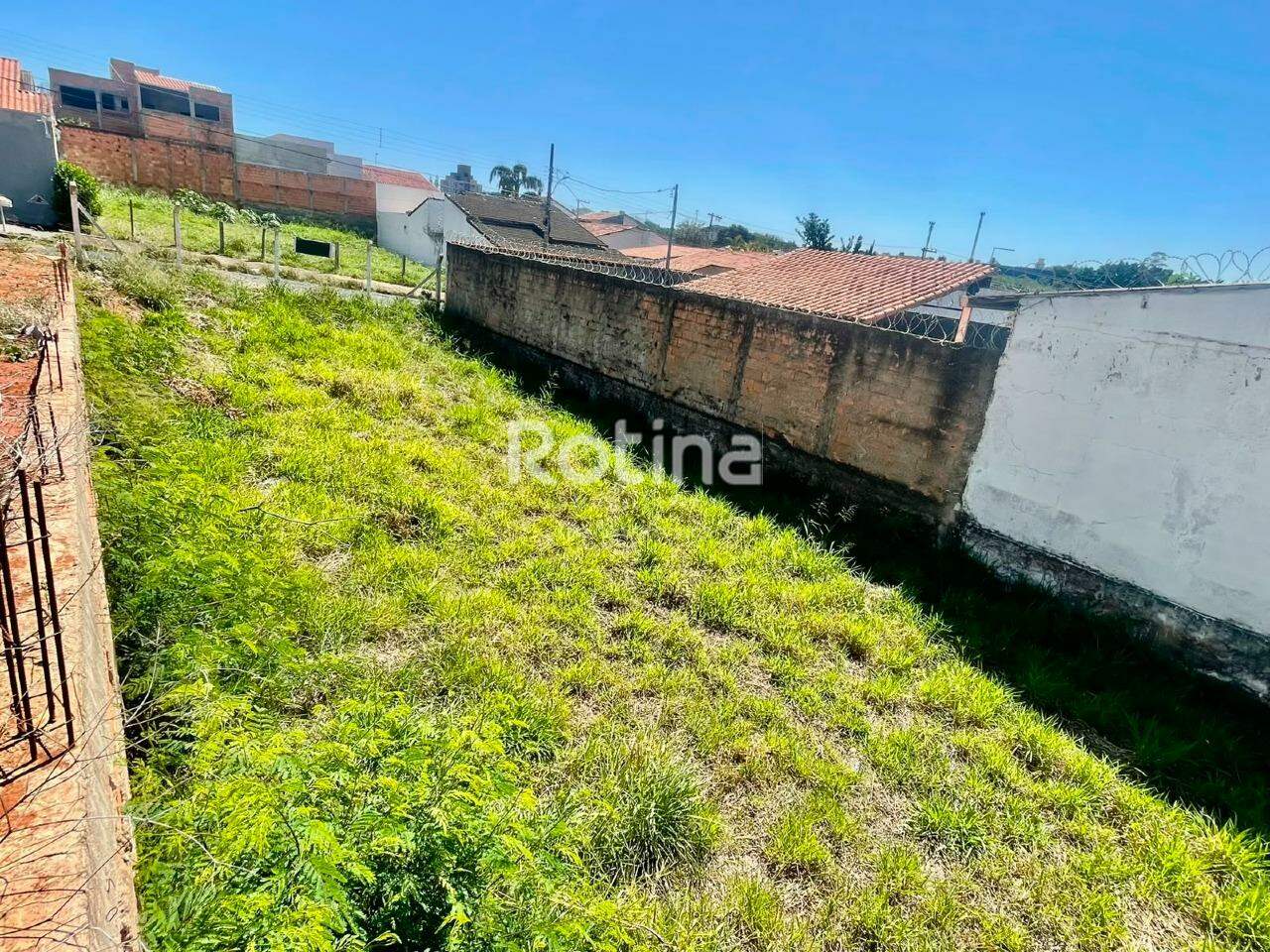 Terreno à venda, em Uberlândia no bairro Cidade Jardim no valor de R$ 300.000,00 - Rotina Imobiliária: 