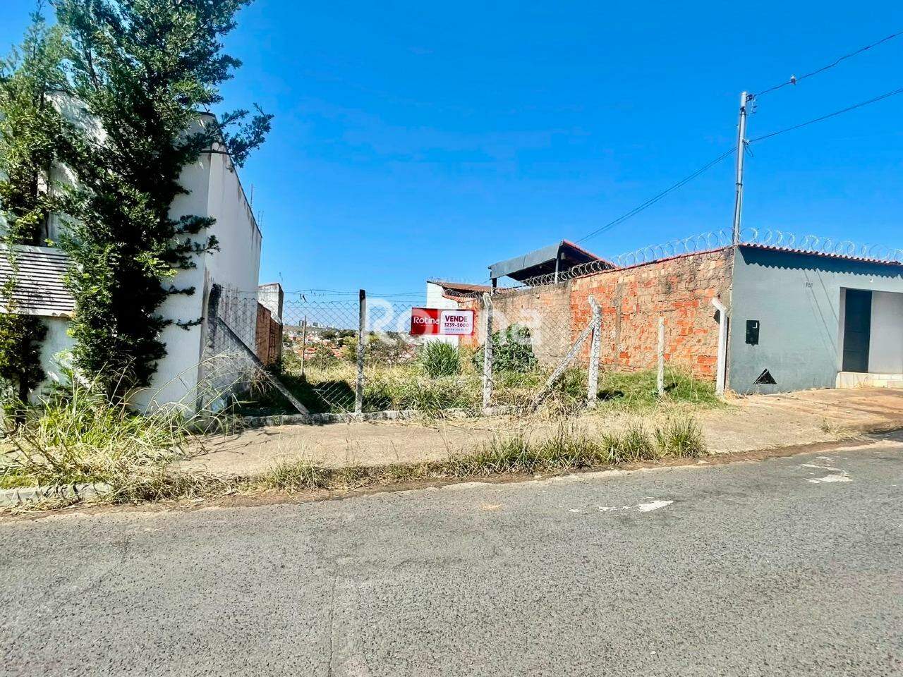 Terreno à venda, em Uberlândia no bairro Cidade Jardim no valor de R$ 300.000,00 - Rotina Imobiliária: 