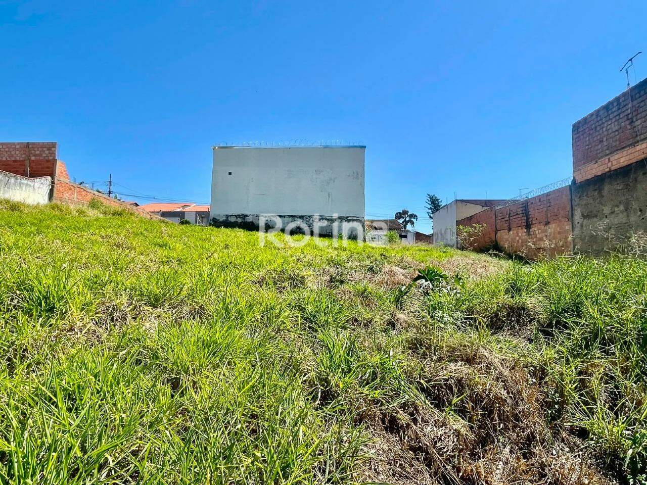 Terreno à venda, em Uberlândia no bairro Cidade Jardim no valor de R$ 300.000,00 - Rotina Imobiliária: 