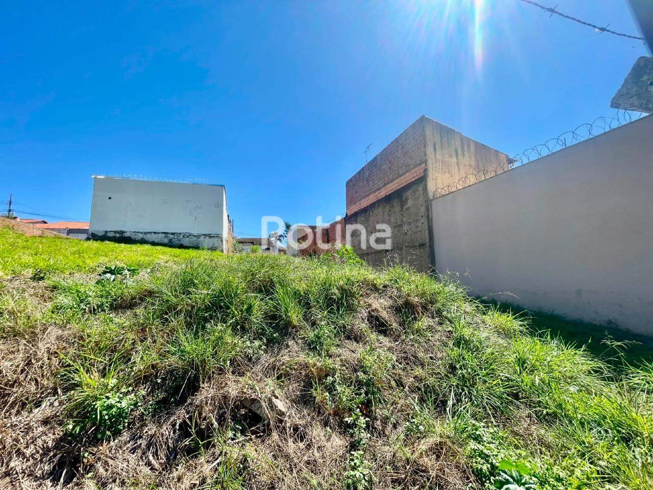 Terreno à venda, em Uberlândia no bairro Cidade Jardim no valor de R$ 300.000,00 - Rotina Imobiliária: 
