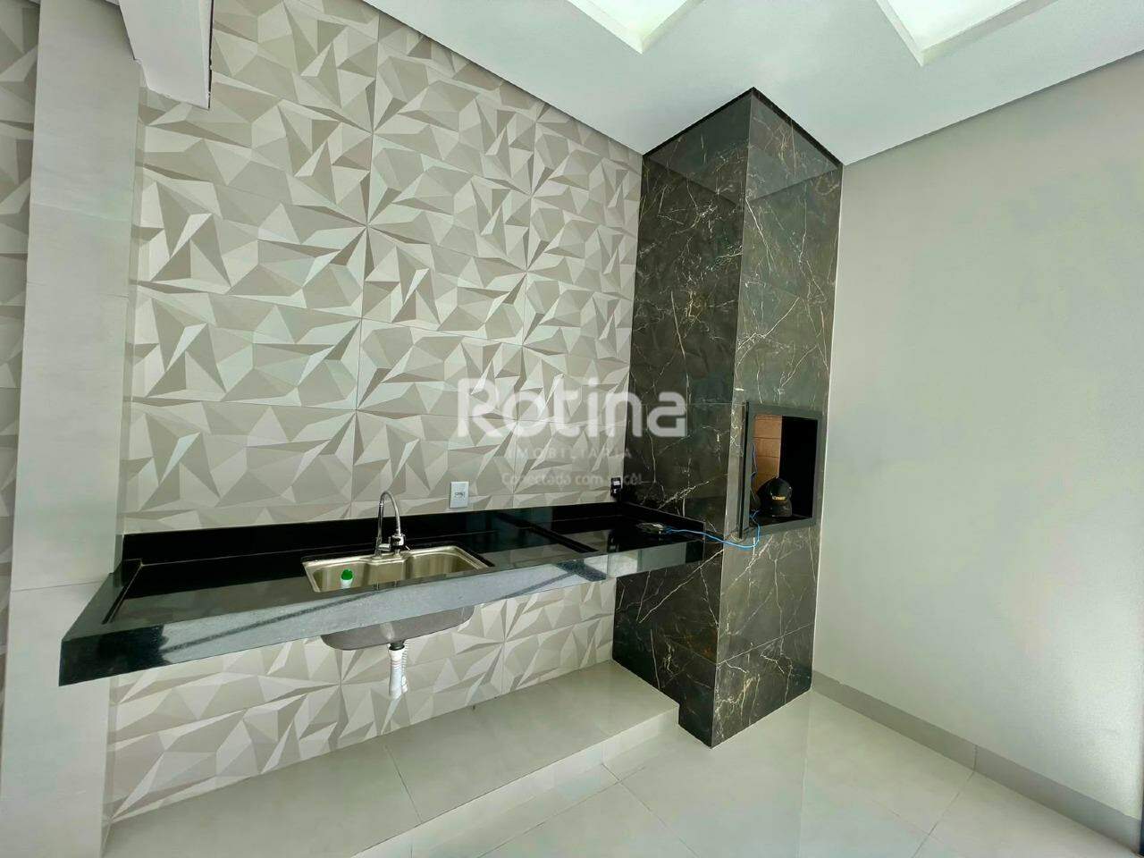 Casa à venda, 3 quartos em Uberlândia no bairro Alto Umuarama no valor de R$ 690.000,00 - Rotina Imobiliária: 