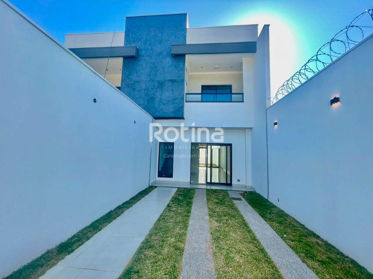 Casa à venda, 3 quartos em Uberlândia no bairro Alto Umuarama no valor de R$ 690.000,00 - Rotina Imobiliária: 