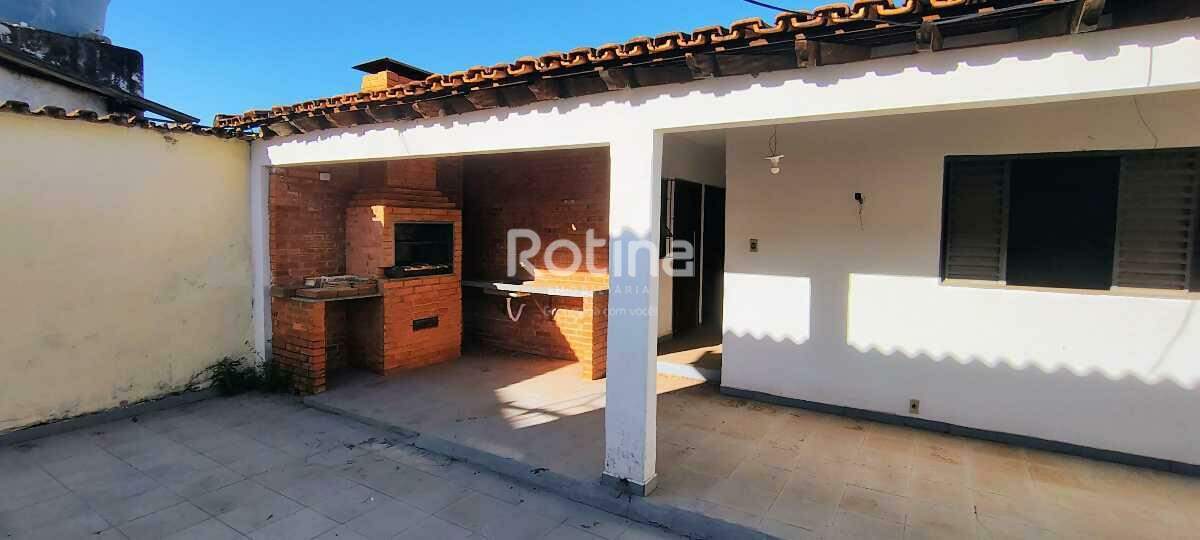 Casa à venda, 3 quartos em Uberlândia no bairro Segismundo Pereira no valor de R$ 640.000,00 - Rotina Imobiliária: 