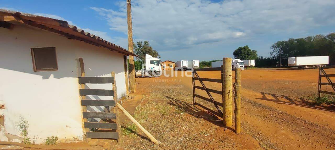 Área para alugar, em Uberlândia no bairro São Jorge no valor de R$ 13.000,00 - Rotina Imobiliária: 
