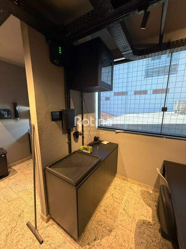 Loja para alugar, em Uberlândia no bairro Fundinho no valor de R$ 6.000,00 - Rotina Imobiliária: 