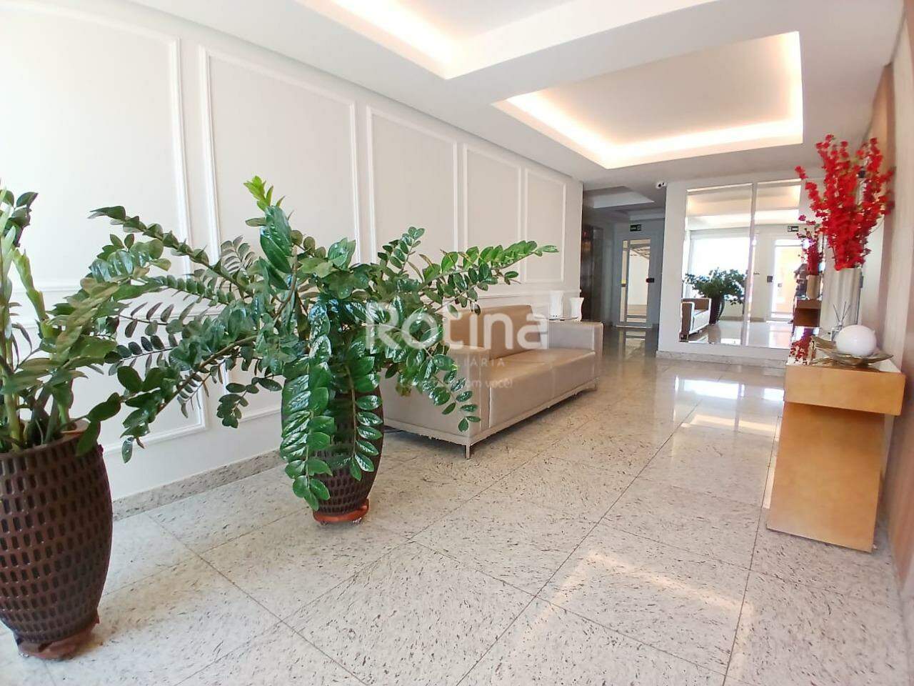 Apartamento para alugar, 3 quartos em Uberlândia no bairro Santa Mônica no valor de R$ 3.200,00 - Rotina Imobiliária: 