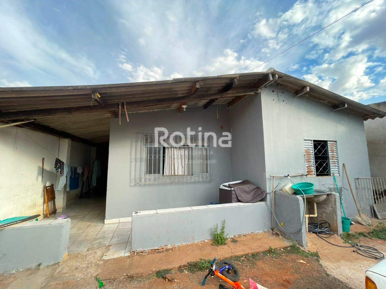Casa à venda, 2 quartos em Uberlândia no bairro São Jorge no valor de R$ 300.000,00 - Rotina Imobiliária: 