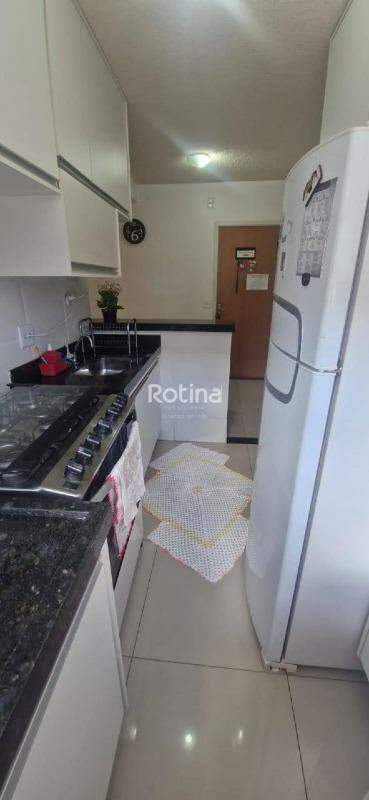 Apartamento à venda, 3 quartos em Uberlândia no bairro Mansour no valor de R$ 210.000,00 - Rotina Imobiliária: 