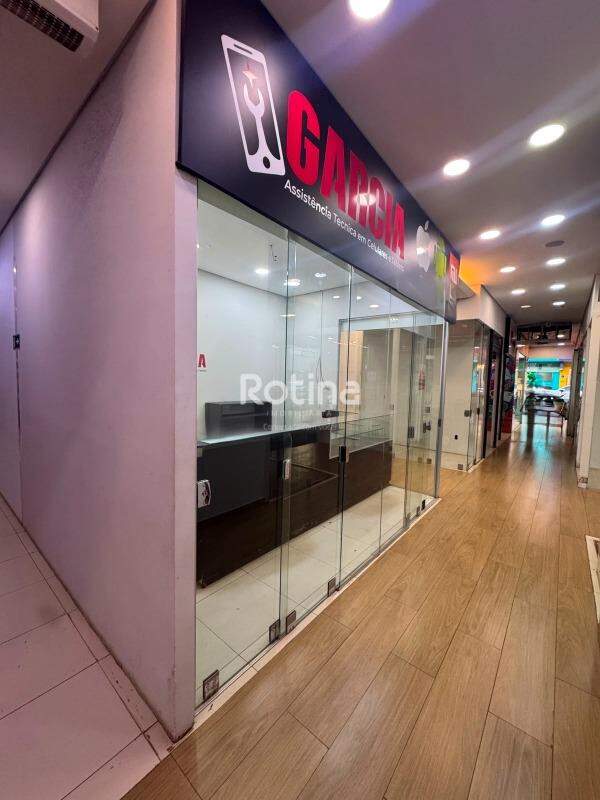 Loja para alugar, em Uberlândia no bairro Centro no valor de R$ 2.500,00 - Rotina Imobiliária: 