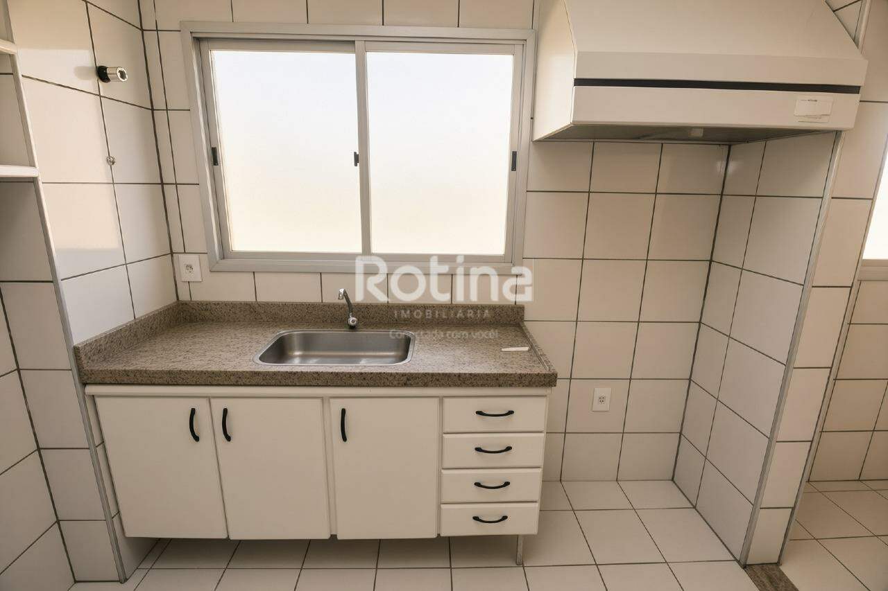 Apartamento à venda, 3 quartos em Uberlândia no bairro Santa Mônica no valor de R$ 440.000,00 - Rotina Imobiliária: 