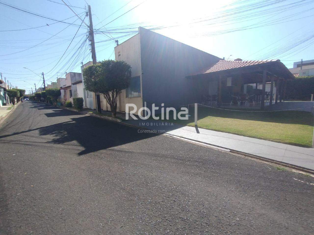 Casa Condomínio Fechado para alugar, 2 quartos em Uberlândia no bairro Jardim Holanda no valor de R$ 1.600,00 - Rotina Imobiliária: 