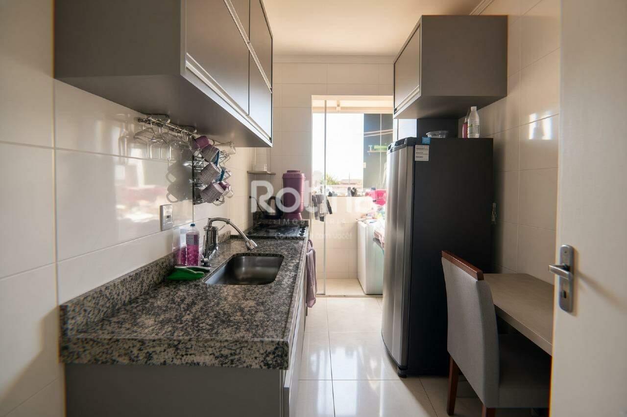 Apartamento à venda, 2 quartos em Uberlândia no bairro Tubalina no valor de R$ 220.000,00 - Rotina Imobiliária: 