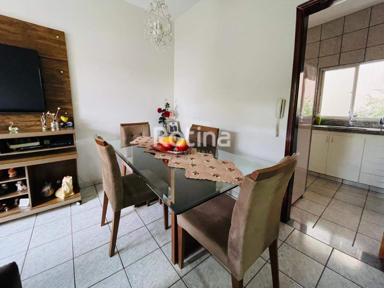 Apartamento à venda, 3 quartos em Uberlândia no bairro Santa Mônica no valor de R$ 320.000,00 - Rotina Imobiliária: 