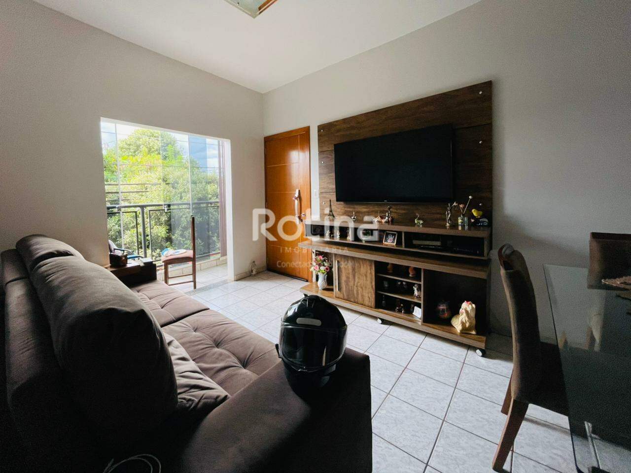 Apartamento à venda, 3 quartos em Uberlândia no bairro Santa Mônica no valor de R$ 320.000,00 - Rotina Imobiliária: 