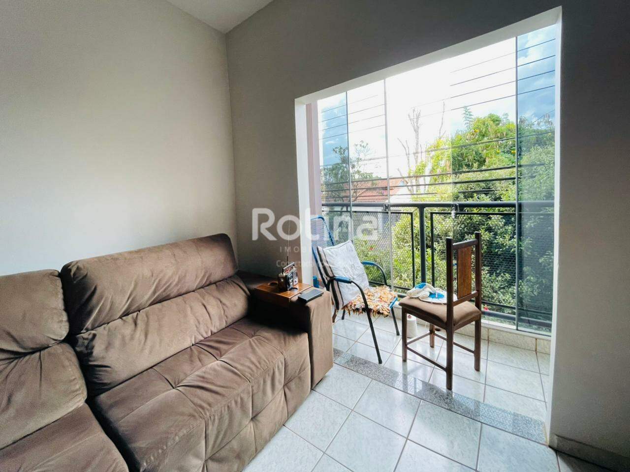 Apartamento à venda, 3 quartos em Uberlândia no bairro Santa Mônica no valor de R$ 320.000,00 - Rotina Imobiliária: 
